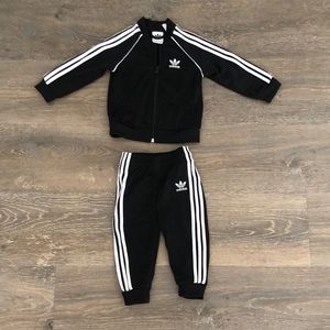 Never worn Adidas baby tracksuit set 9-12 months